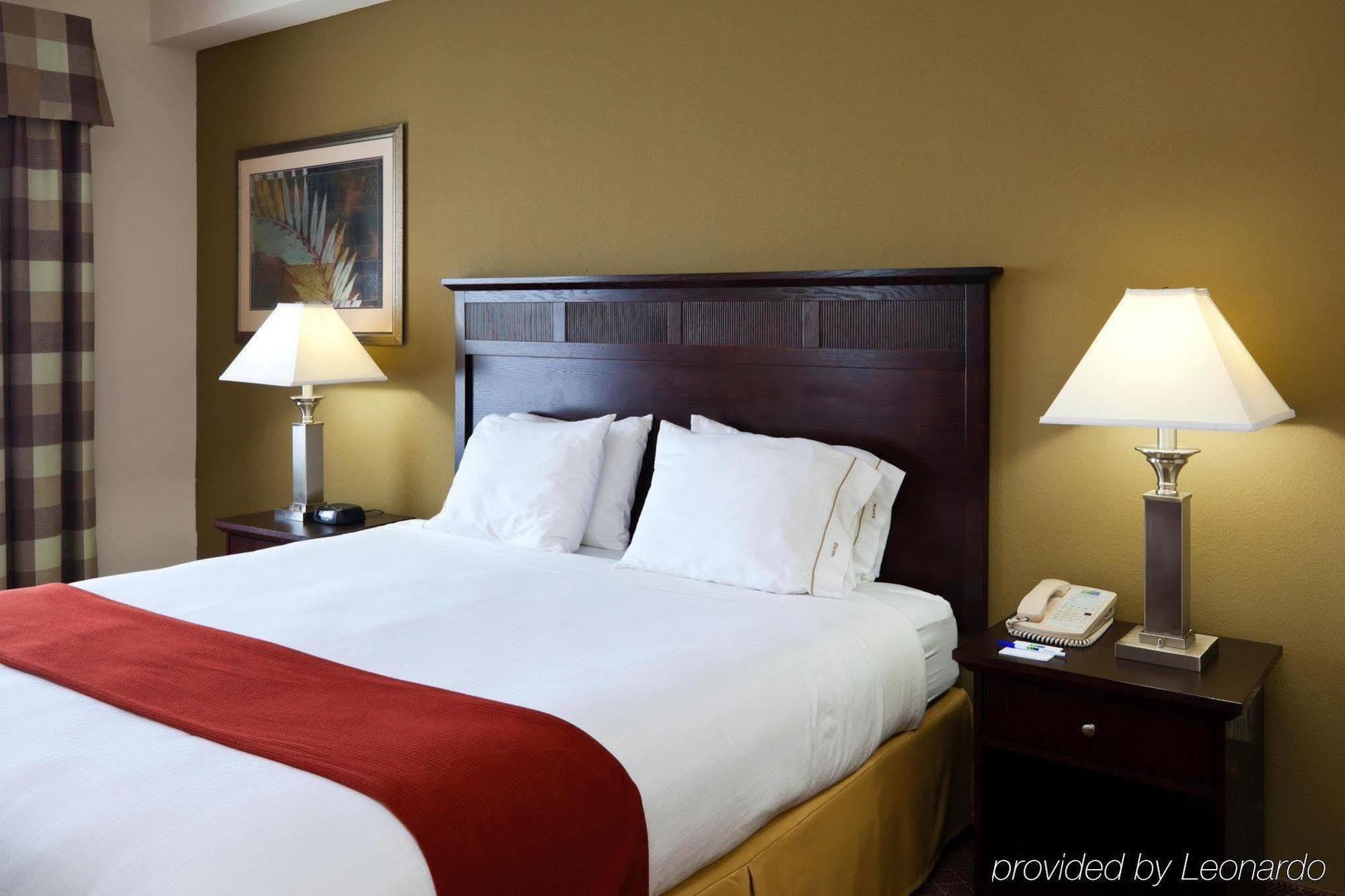 Holiday Inn Express Hotel & Suites- Gadsden, An Ihg Hotel Room photo